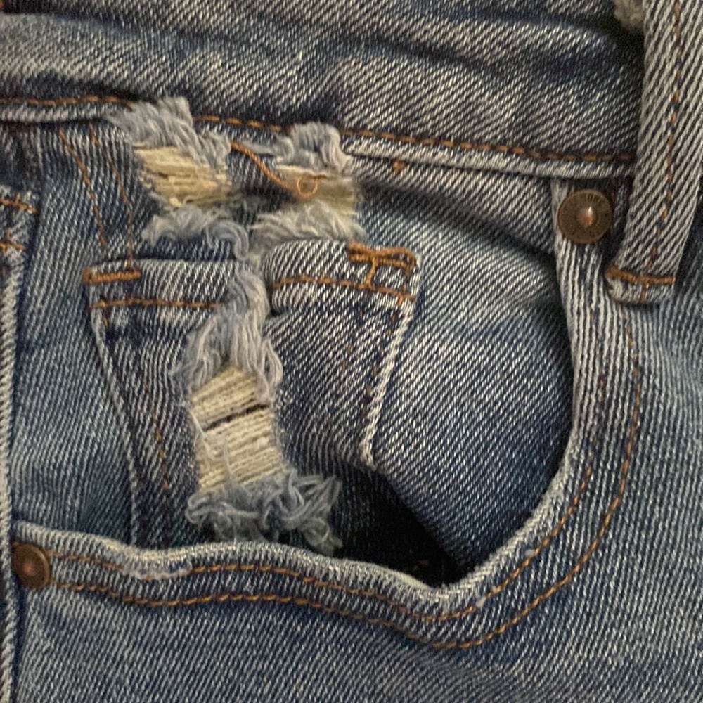 NWT. Almost Famous Boyfriend Jeans. Size 3 - Picture 7 of 9